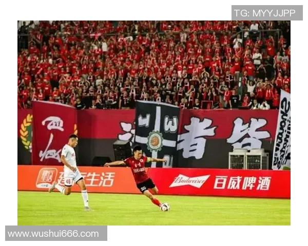 足球巨星赛场争锋更显互相尊重共筑体育精神风采