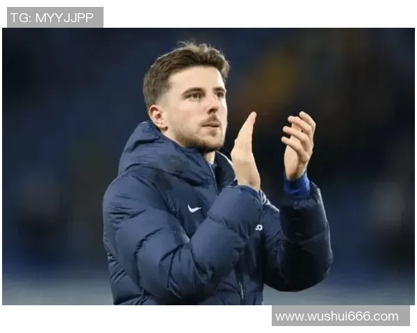 足球球星代言羽绒服大热明星款上市引领冬季时尚潮流